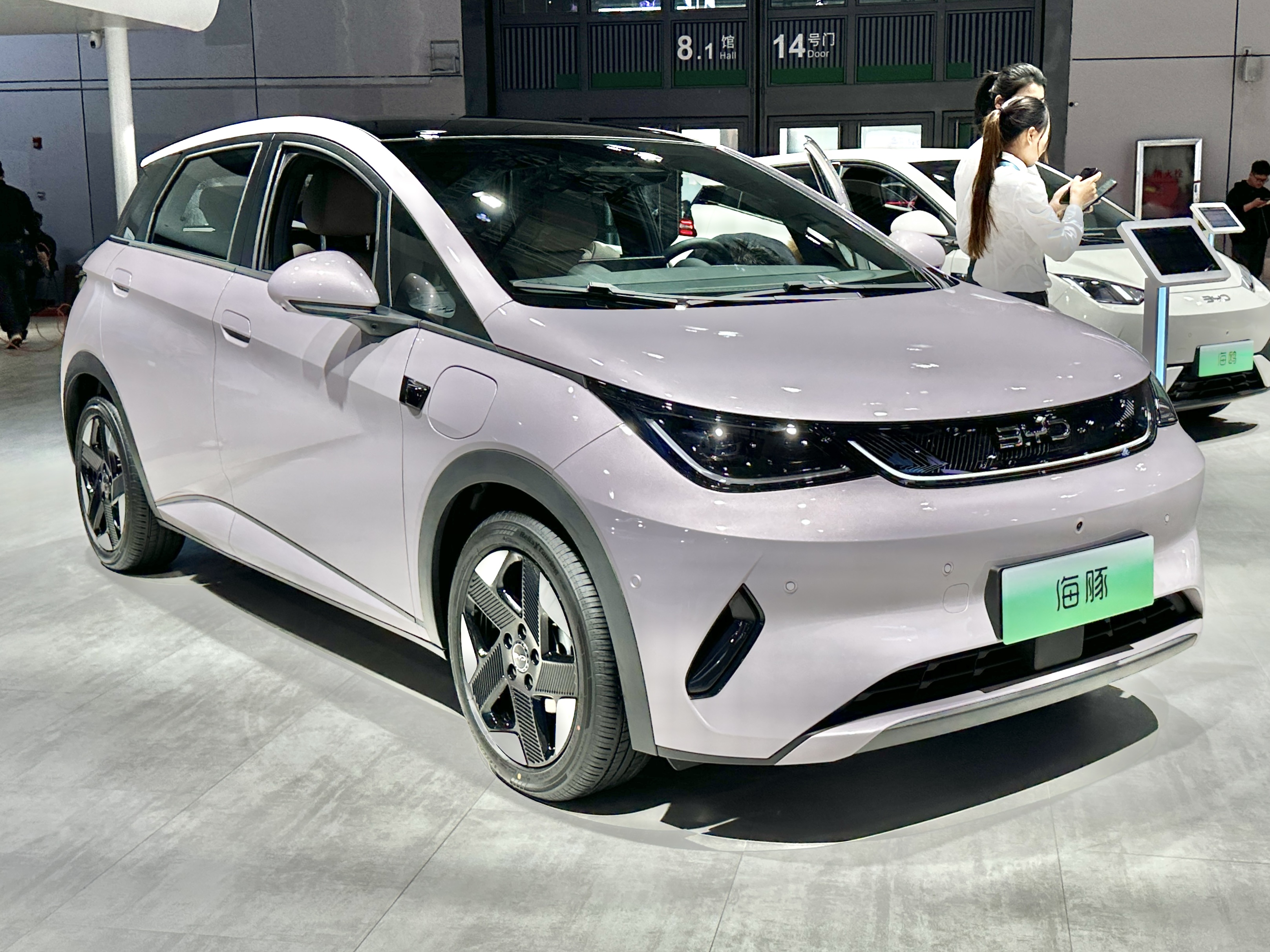 BYD Dolphin facelift, front three-quarter view