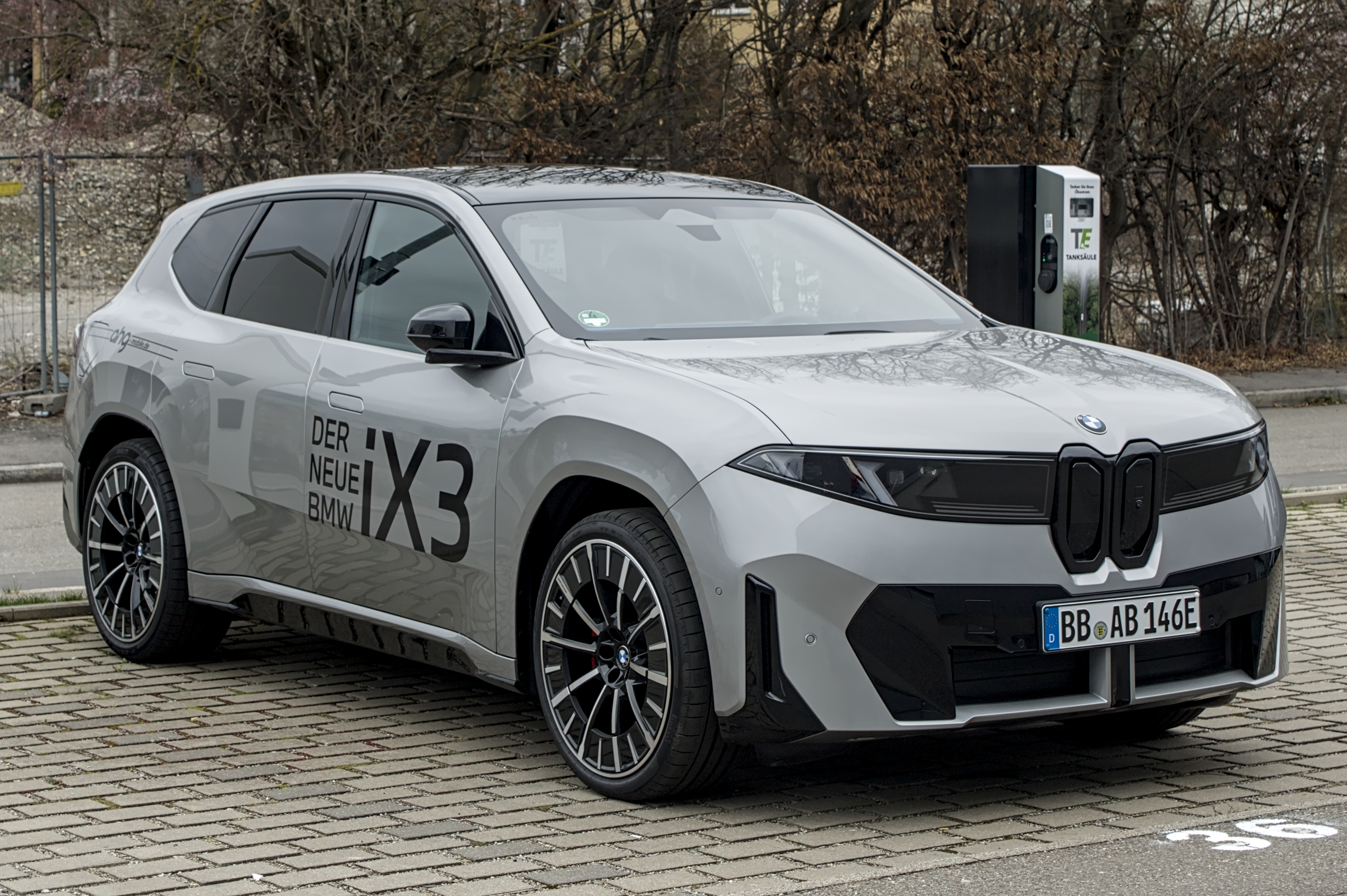 BMW iX3, vehicle hero photo